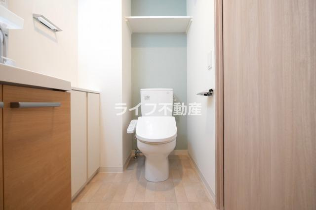 ワールドアイ大阪城EASTアドバンスのトイレ|ゆったりとした空間のトイレです