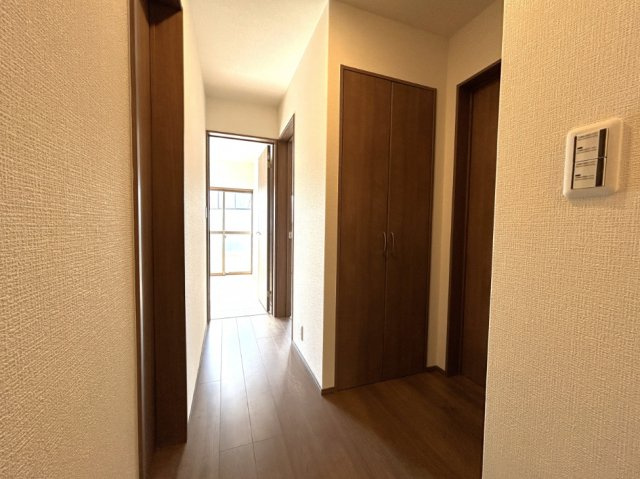 高知市弥生町　中古一戸建てのその他|2階廊下にも収納あり♪