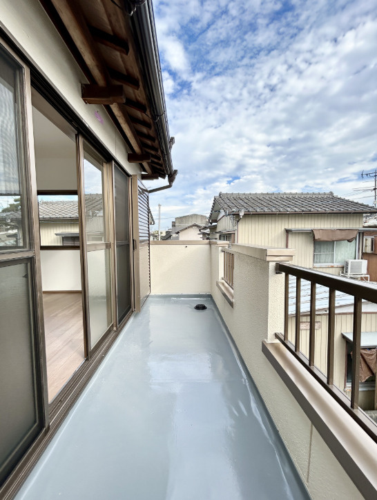 高知市弥生町　中古一戸建てのバルコニー|バルコニー付きです