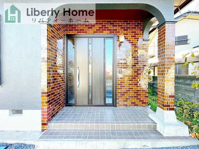 笠間市東平1期　中古戸建のエントランス