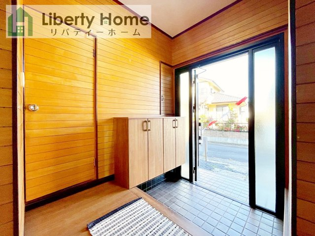 笠間市東平1期　中古戸建の玄関