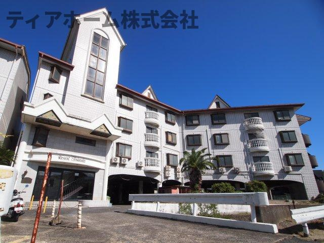 ロイヤル高田の外観