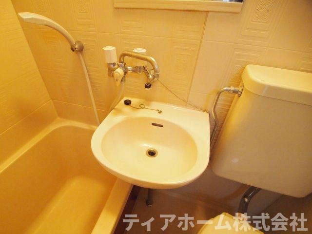 ロイヤル高田の独立洗面台|独立洗面台、朝の身支度には欠かせません