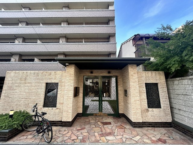 アプリーレ南堀江のエントランス