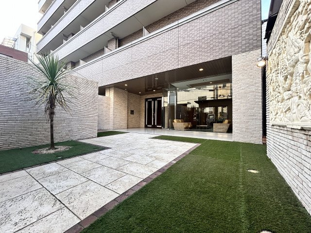 アプリーレ南堀江のエントランス