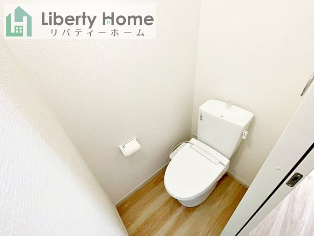 牛久市田宮町26期　新築戸建　１号棟のトイレ