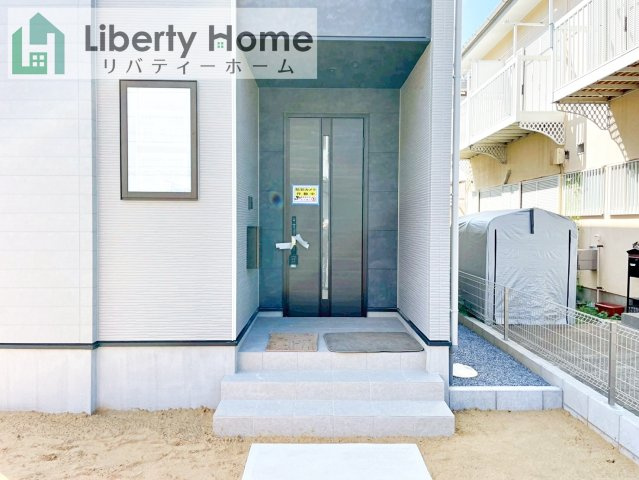 牛久市田宮町26期　新築戸建　１号棟の玄関