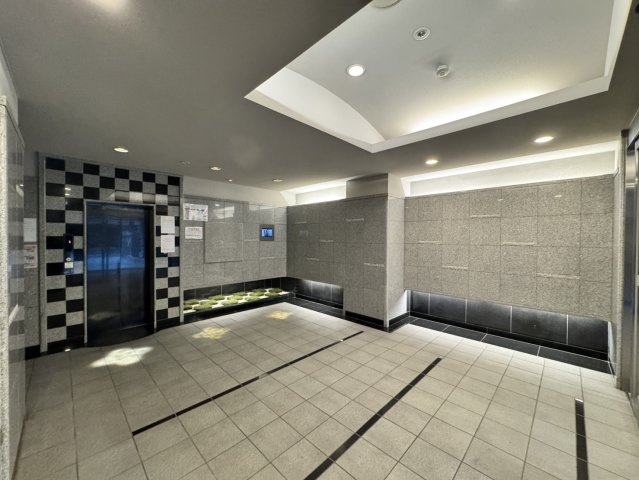 プレサンス泉シティアークのロビー