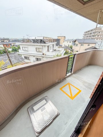 メゾンドール荒木のバルコニー|日当たりの良いバルコニー♪