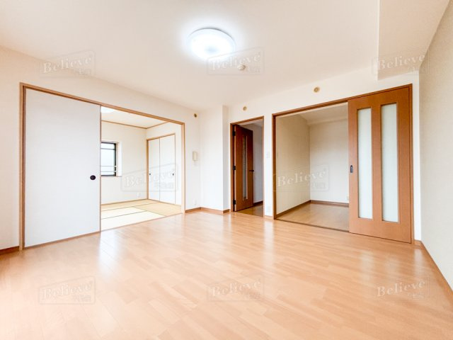 メゾンドール荒木の居間・リビング|広いリビングです☆