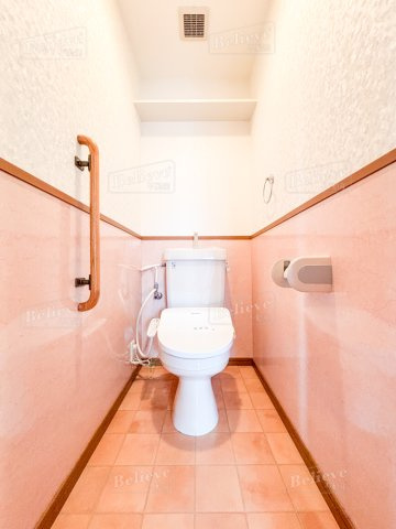 メゾンドール荒木のトイレ|嬉しい温水洗浄便座付き♪