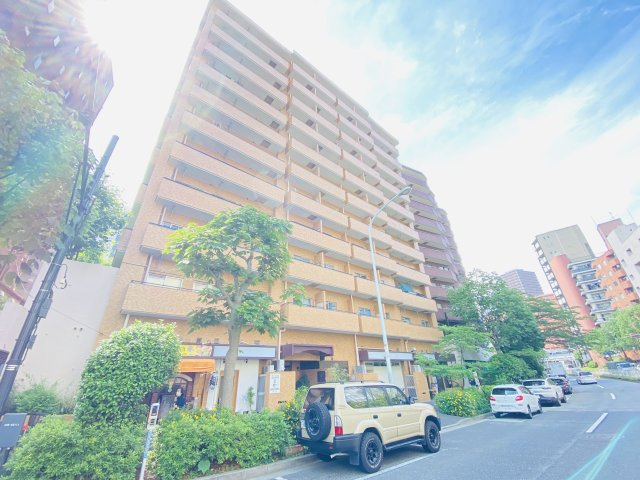 ダイアパレス御苑前の外観