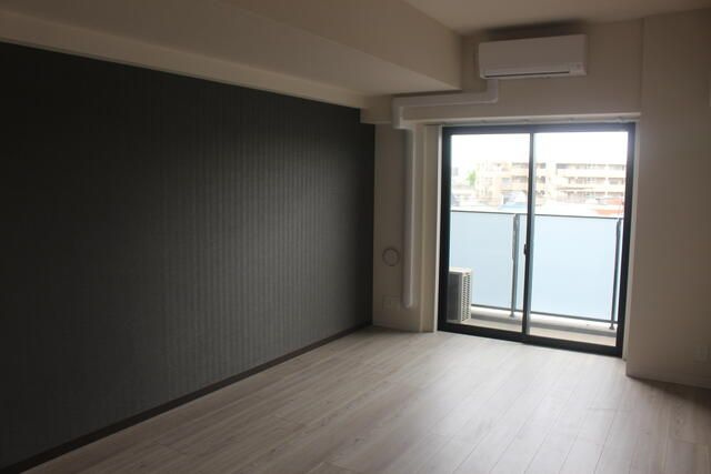 アロー東海神３７番館の居間・リビング