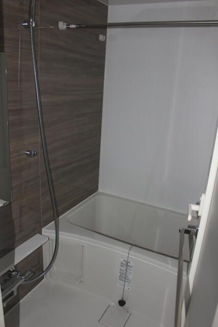 アロー東海神３７番館の浴室