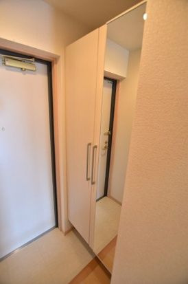 コスモ・ディエースの玄関