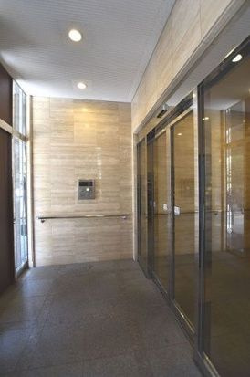 コスモ・ディエースのエントランス