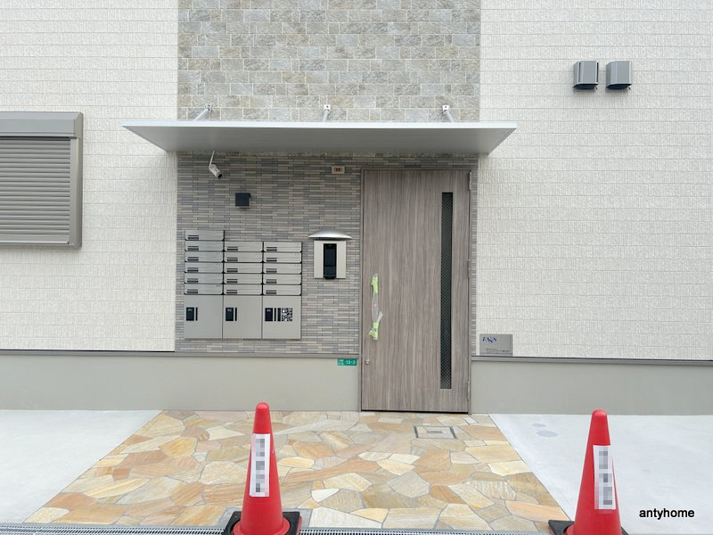 レネスト新深江A　仲介手数料無料のエントランス