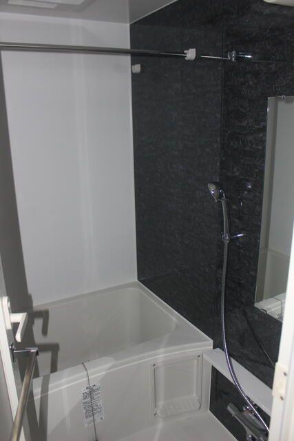 アロー東海神３７番館の浴室