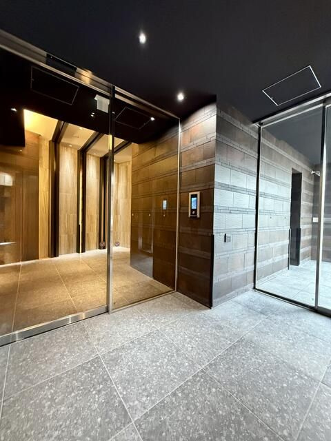 アロー東海神　３７番館のエントランス