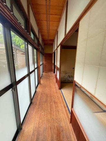 日の出町大久野　中古戸建の内装|縁側