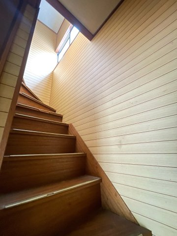 日の出町大久野　中古戸建のその他共用部分|階段