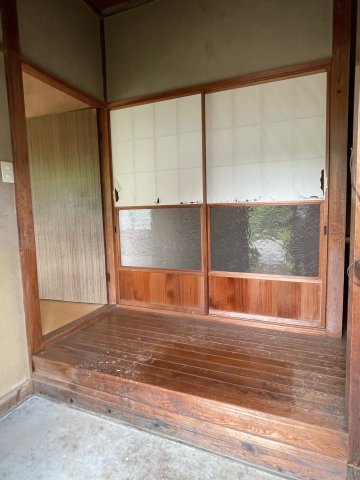 日の出町大久野　中古戸建の玄関