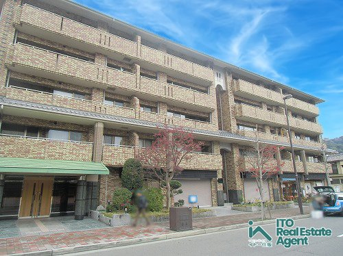 グランドヒルズ岡崎神宮道の外観