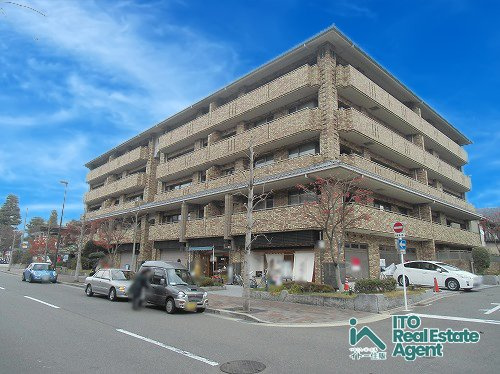 グランドヒルズ岡崎神宮道の外観