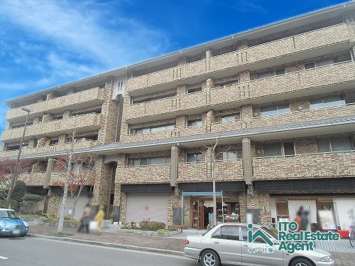 グランドヒルズ岡崎神宮道の外観