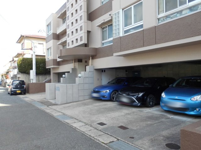 エスペランサ池上の駐車場