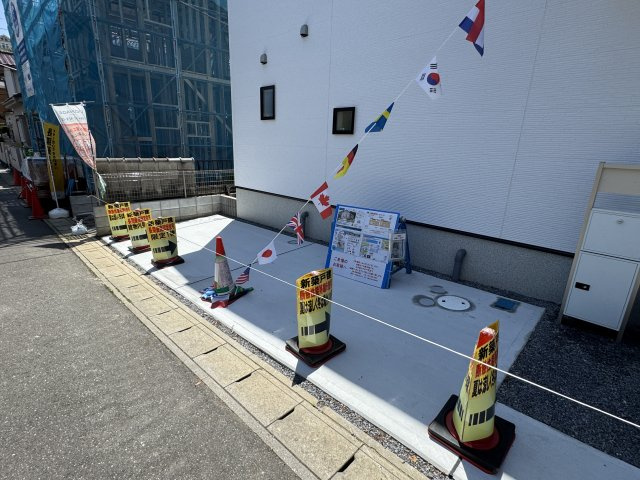 松戸市上本郷新築戸建【上本郷小学校：10分】の駐車場|駐車スペース完備