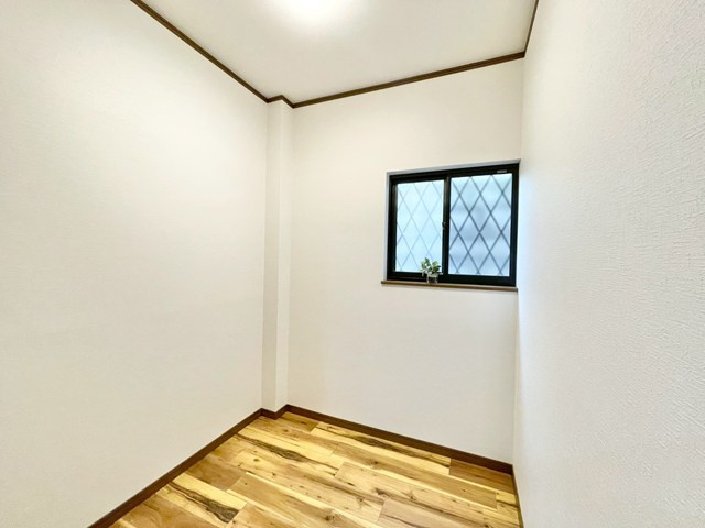 【収納】 | 吹田市内本町3丁目中古戸建 | 物件を比較検討したいお客様には、「物件比較見学プラン」をご用意しております。こちらの物件だけでなく、お客様の希望に沿った物件を、いくつかまとめてご案内させて頂きます。