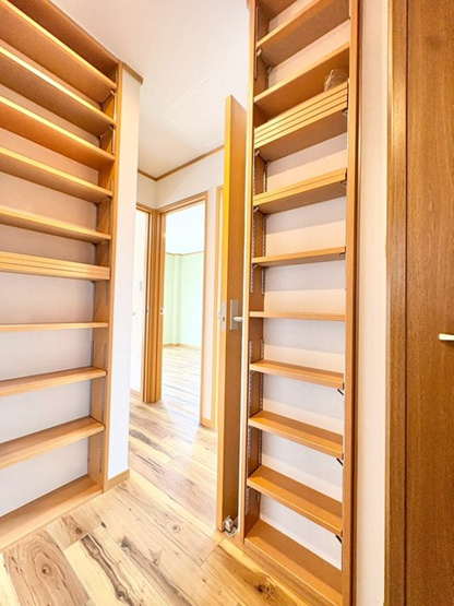 【内装】 | 吹田市内本町3丁目中古戸建 | 弊社のファイナンシャルプランナーより、将来に向けた資金計画・住宅ローンの無料相談が皆様に大変ご好評頂いております！物件ご購入の前に、まずはお気軽にご相談くださいませ。