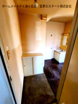 【玄関】 | JSC高石 | ※イメージ　反転タイプのお部屋の写真