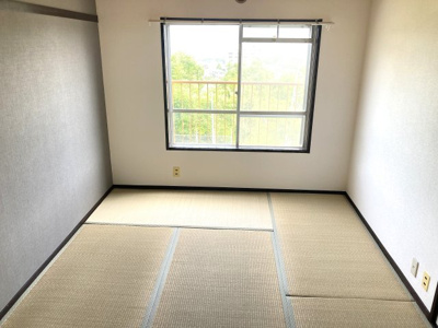 【和室】 | メゾン北鈴 | 明るい和室も風通し良好です