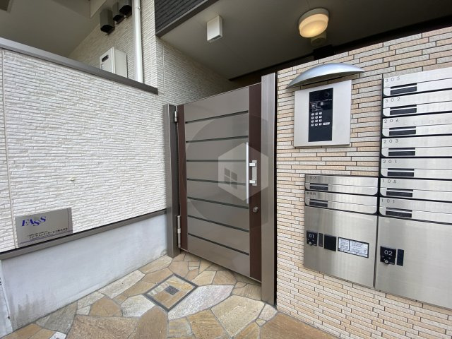 フジパレス花園西町のエントランス