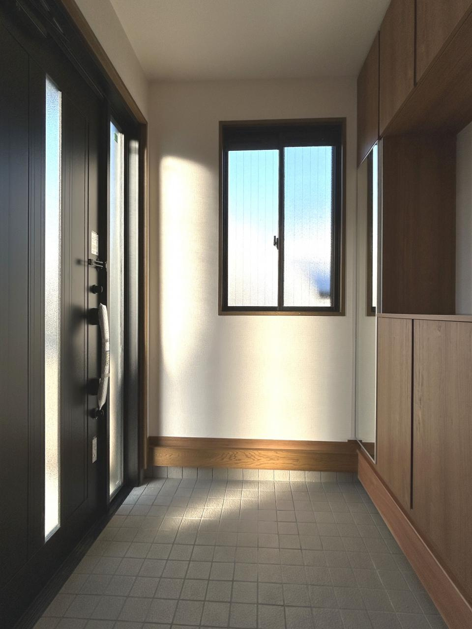 【商談中】リフォーム済中古戸建　不破郡垂井町綾戸　平成7年築の玄関