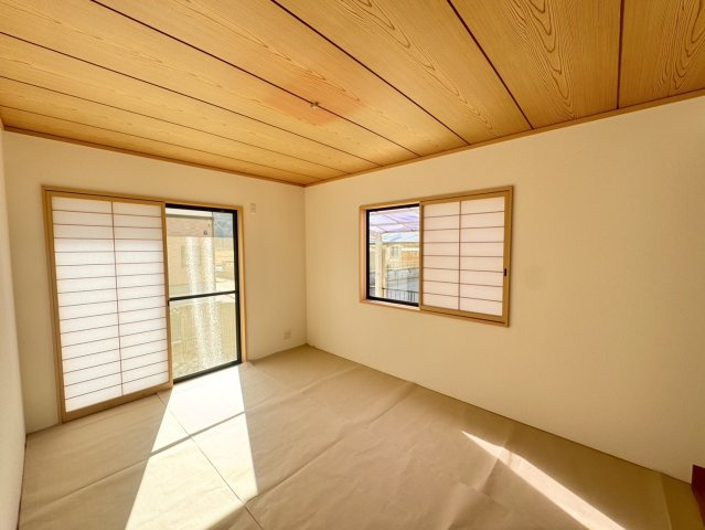 岡山市北区御津高津　中古戸建の和室|１階和室７．２帖。
畳、襖、障子貼替済みです。