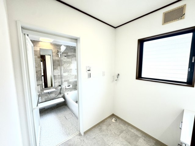 岡山市北区御津高津　中古戸建の独立洗面台