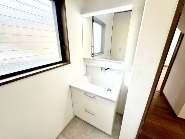 岡山市北区御津高津　中古戸建の独立洗面台