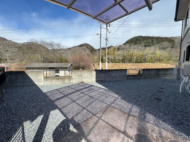 岡山市北区御津高津　中古戸建の駐車場|カーポート付きの駐車場。