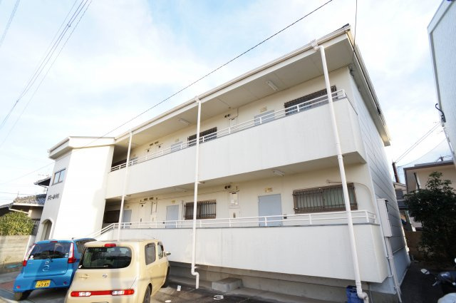 ドミール中山の外観