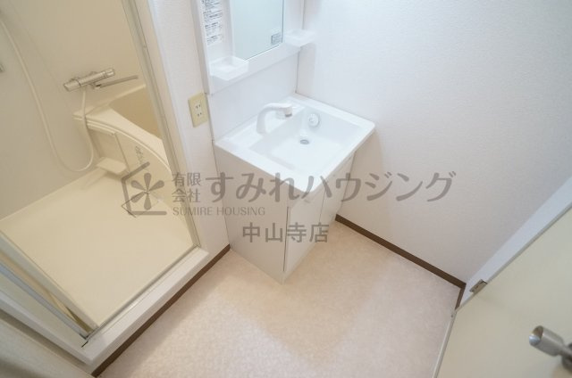 ドミール中山の洗面所