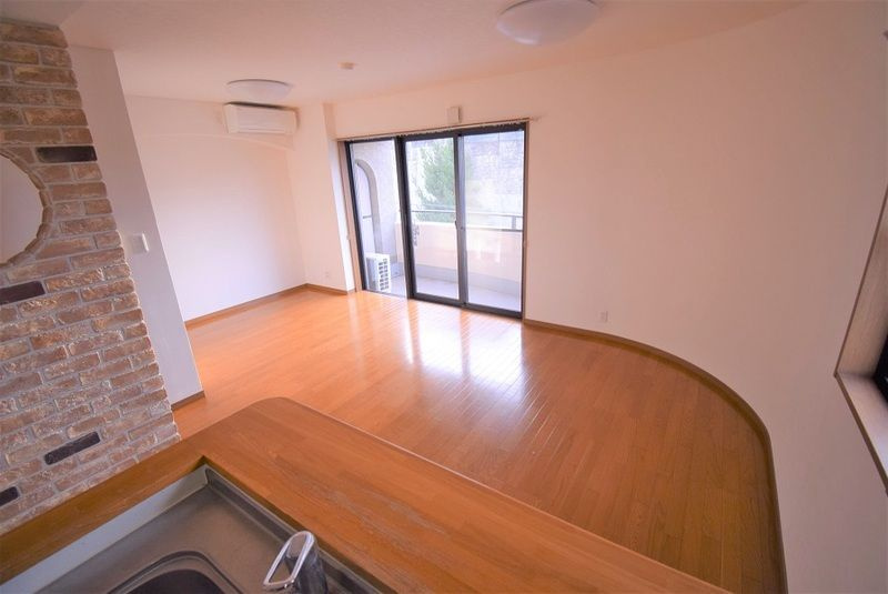 アルモニューズの居間・リビング