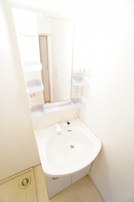【独立洗面台】 | ヴェルクレール壱番館 | ※同物件・反転タイプの写真です。