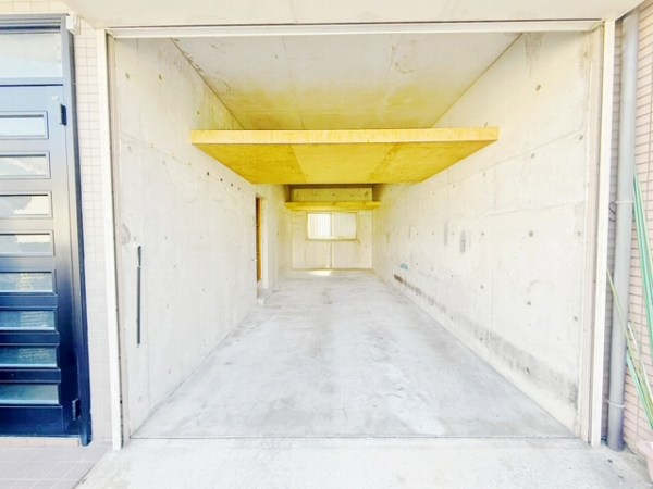 尼崎市大島１丁目　中古戸建の駐車場|カースペースがあります