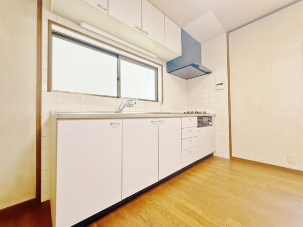 尼崎市大島１丁目　中古戸建のキッチン|キッチンでお料理をお楽しみください