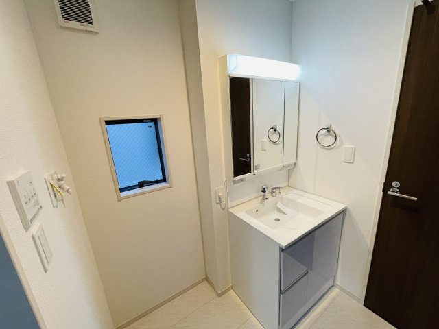 名古屋市下之一色町8期｜名古屋市の戸建ならホームアップのトイレ|【売主施工例】シャワートイレ