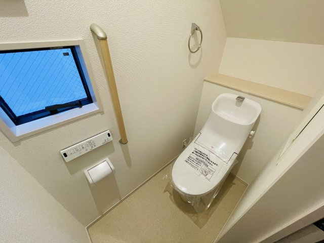 名古屋市下之一色町8期｜名古屋市の戸建ならホームアップの玄関|【売主施工例】収納力あるシューズボックス付き