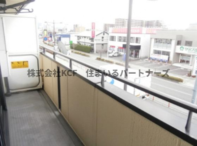 【バルコニー】 | レ・ファミール・ド・ジョイ60 | お洗濯にも便利なバルコニー付き